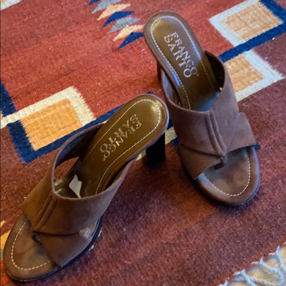 Gorgeous suede Franco Sarto sandals made in Brazil slide on sz 51/2